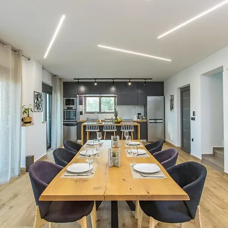 Casa * Γαλατάς